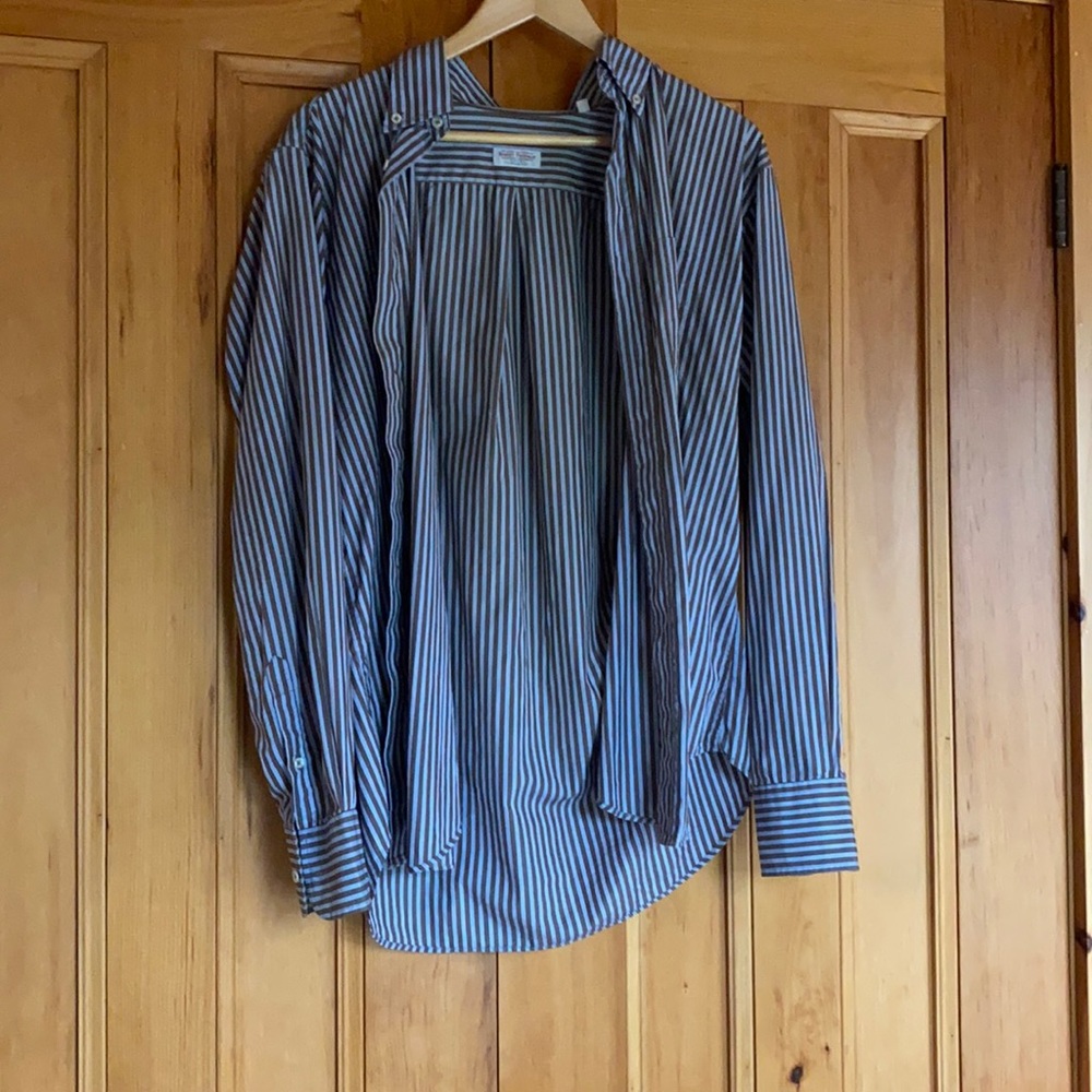 Button down Robert Friedman dress shirt.Size large